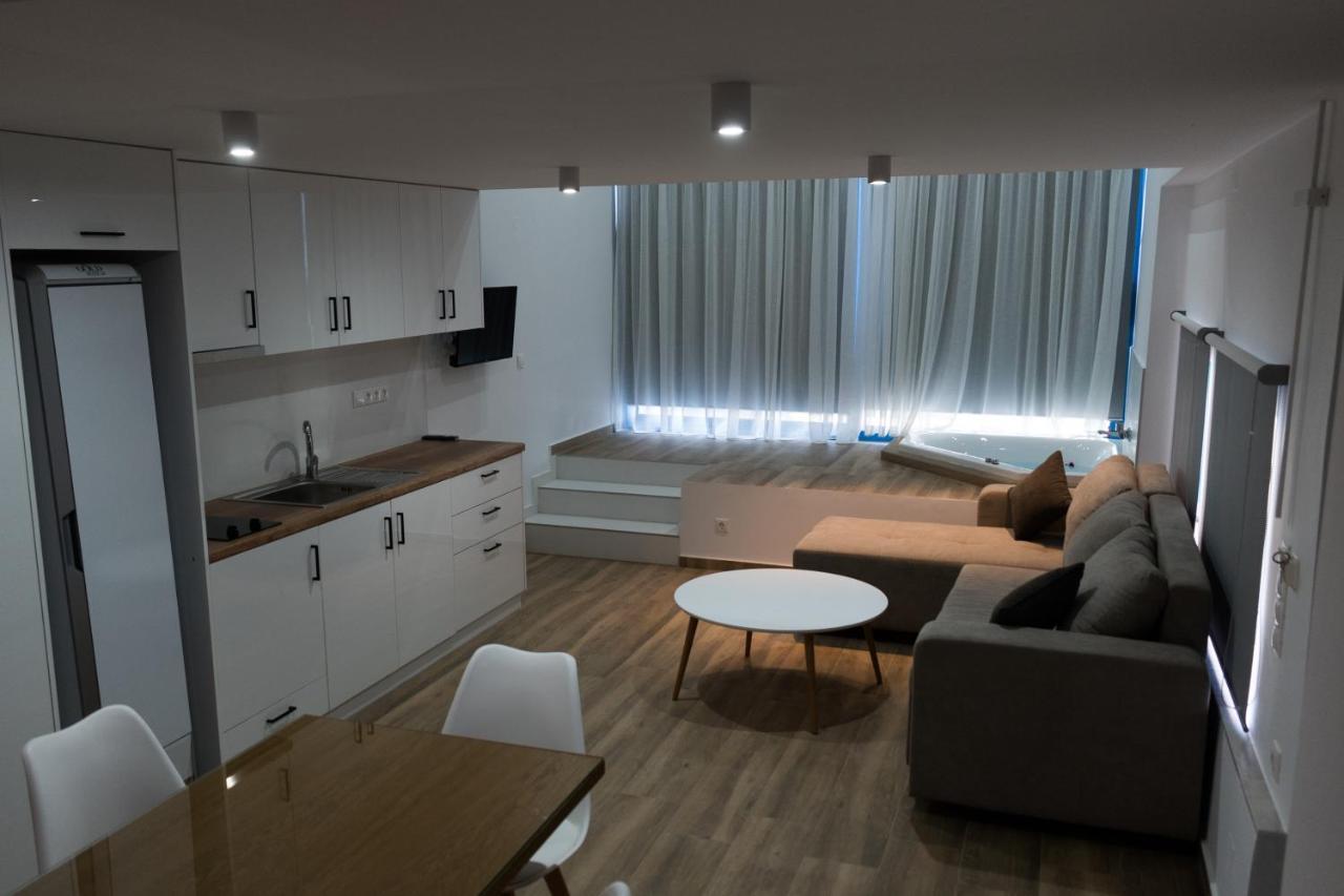 Gold Apartments بلاتانيز المظهر الخارجي الصورة