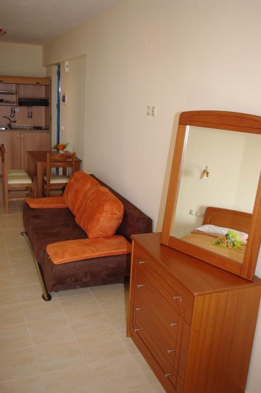 Gold Apartments بلاتانيز المظهر الخارجي الصورة